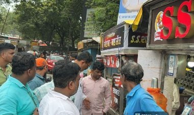 सीबीएस परिसरात उघड्यावर कचरा टाकणाऱ्या 34 खाद्य विक्रेत्यांवर दंडात्मक कारवाई