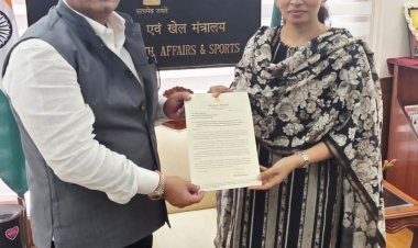 खा. धनंजय महाडिक यांनी घेतली केंद्रीय क्रीडा राज्यमंत्री रक्षा खडसे यांची भेट