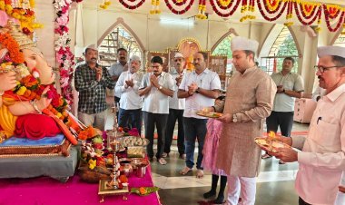 गोकुळच्या ताराबाई पार्क कार्यालयात चेअरमन नविद मुश्रीफ यांच्या हस्ते गणेश मूर्ती प्रतिष्ठापना