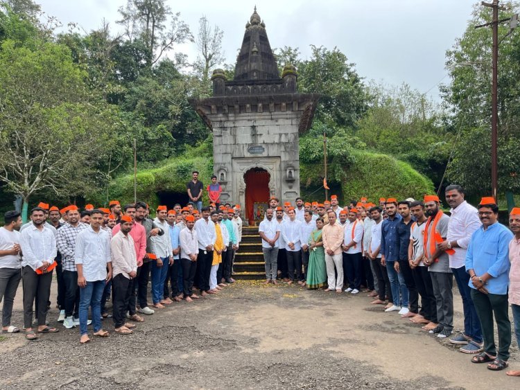पन्हाळगडावरील छ. शिवाजी महाराजांच्या मंदिराला युथ आयकॉन कृष्णराज महाडिक यांची भेट
