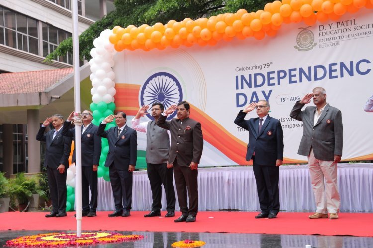डी.वाय. पाटील अभिमत विद्यापीठात स्वातंत्र्य दिन उत्साहात साजरा