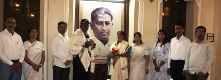 डीकेटीईकडून स्वातंत्र्यदिनानिमित्त शहीद कुटुंबीयास मदतीचा चेक सुपुर्त