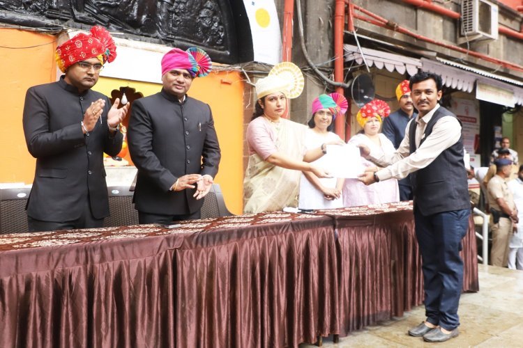 महापालिकेच्या वतीने पाच पात्र कामगारांच्या वारसांना नियुक्तीपत्रे
