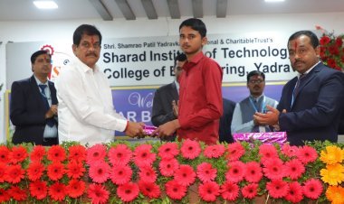 स्वत:च्या अस्तित्वाची जाणीव करुन देणारा ‘शरद पॅटर्न’ - अनिल बागणे