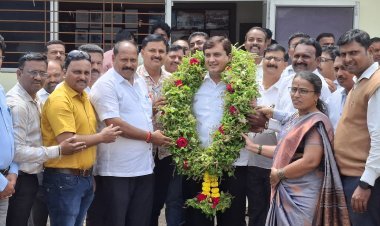 महायुती शासनाने शिक्षकांना वाढीव टप्पा दिल्याबद्दल खा. धनंजय महाडिक यांचा शिक्षकांच्या वतीने सत्कार