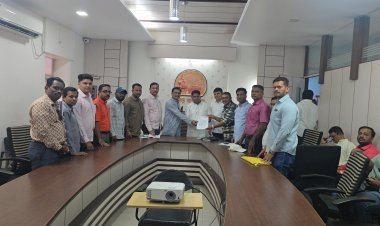 देवकर पाणंद ते कळंबा या रस्त्याच्या कामातील अडथळे दूर करण्याची रहिवाशांची निवेदनाद्वारे मागणी