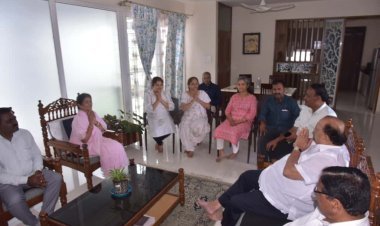 पद्मश्री डॉ. शिवराम भोजे यांच्या कुटुंबियांचे मंत्री हसन मुश्रीफ यांच्याकडून सांत्वन