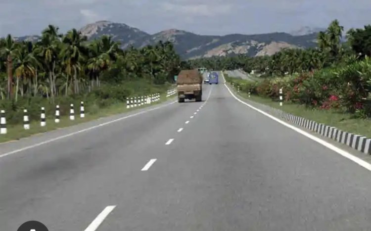 दसरा चौक ते संभाजीनगर  खराब रस्त्यांचे काम गतीने पूर्ण करा - अतिरिक्त आयुक्त रविकांत आडसूळ