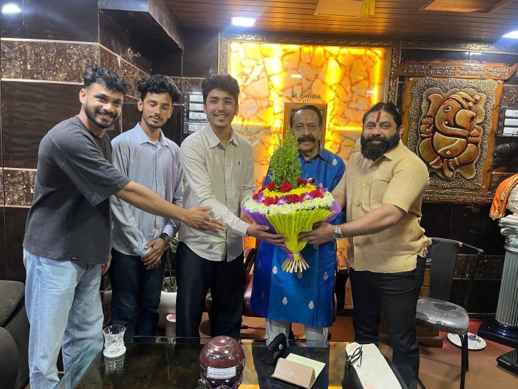 उल्लेखनीय कार्याबद्दल पार्थ पाटीलचा गोखले कॉलेजमध्ये सत्कार