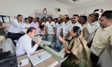 आक्रमक झालेल्या सभासदांनी गोकुळच्या कार्यकारी संचालकांना धरले धारेवर