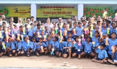 भागीरथी संस्था आणि रोटरी क्लबच्या वतीने 'या' शाळेत घेण्यात आली आकाश कंदील बनवण्याची कार्यशाळा