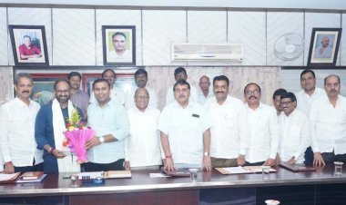 ‘गोकुळ’मार्फत डॉ. चेतन नरके यांचा सत्कार