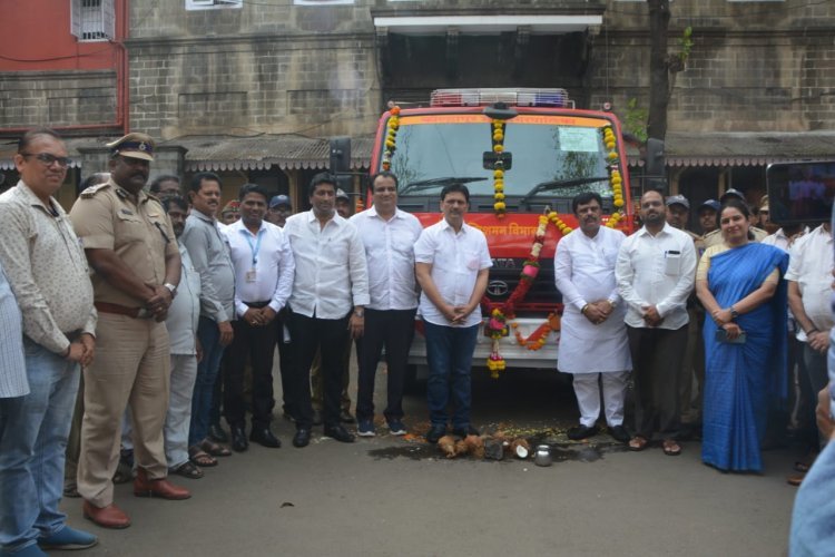 नविन अग्निशमन वाहनाचे पालकमंत्री प्रकाश आबिटकर यांच्या हस्ते लोकार्पण