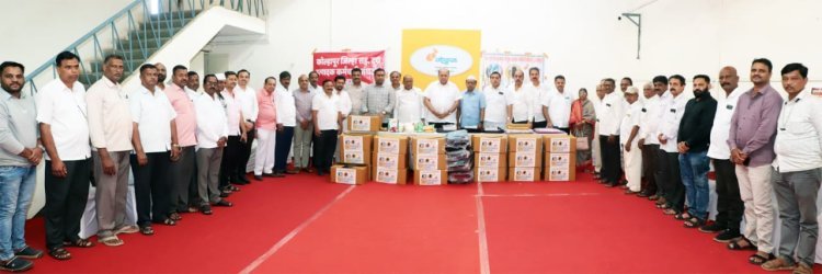 मराठवाड्यातील पूरग्रस्तांसाठी गोकुळ कर्मचाऱ्यांचा मदतीचा हात