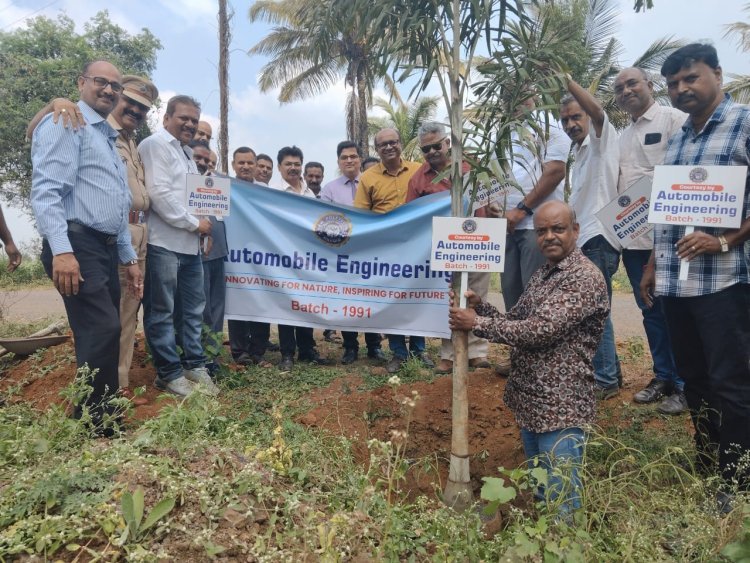 एनआयटीमध्ये माजी विद्यार्थ्यांकडून वृक्षारोपण