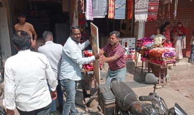 माळकर तिकटी, मटन मार्केटरोड व मुख्य रस्त्यावरील अनाधिकृत अतिक्रमणावर कारवाई