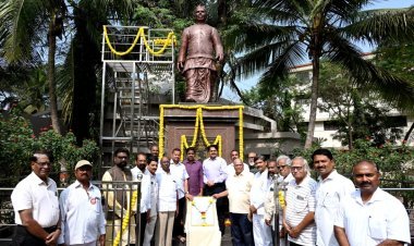 स्व. यशवंतराव चव्हाण यांना अभिवादन