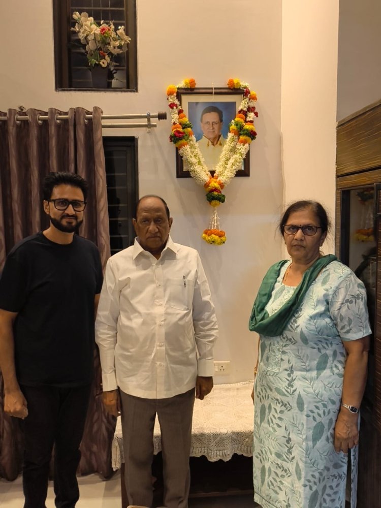 स्व. आपटे यांचे सहकार क्षेत्रातील योगदान अमूल्य - विश्वास पाटील