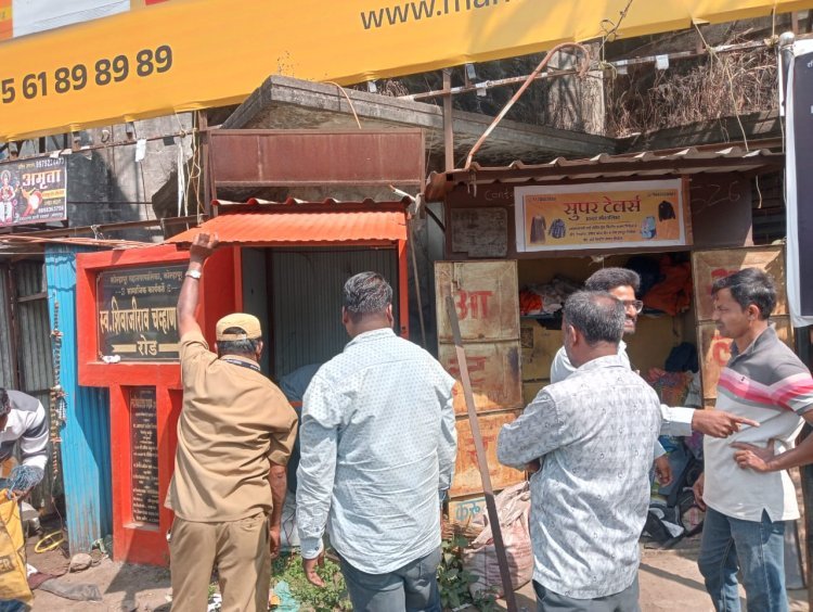 शहरातील मुख्य रस्त्यावरील अनाधिकृत अतिक्रमणावर महापालिकेची कारवाई