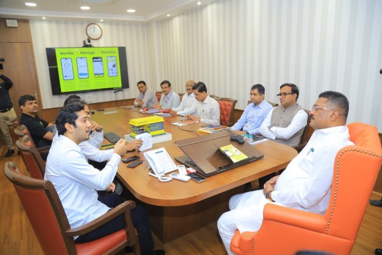 'या' संकल्पासाठी युथ आयकॉन कृष्णराज महाडिक यांनी घेतली परिवहन मंत्री प्रताप सरनाईक यांची भेट