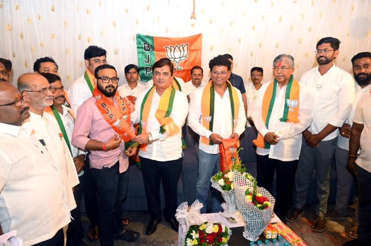 ऐन नगरपालिका निवडणुकीच्या धामधुमीत पेठवडगावमधील प्रमुख कार्यकर्त्यांनी केला भाजप प्रवेश