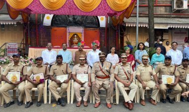 उल्लेखनीय काम केलेल्या 54 अधिकारी - कर्मचाऱ्यांचा महापालिकेच्या वतीने सत्कार