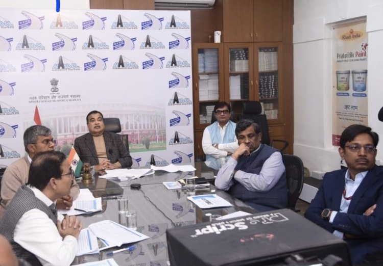 ठेकेदाराला काळ्या यादीत टाका, काम पूर्ण होईपर्यंत टोल वसुली करू नका खा. महाडिकांची मंत्री गडकरींकडे मागणी