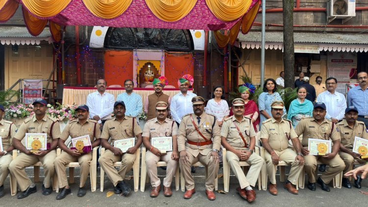 उल्लेखनीय काम केलेल्या 54 अधिकारी - कर्मचाऱ्यांचा महापालिकेच्या वतीने सत्कार