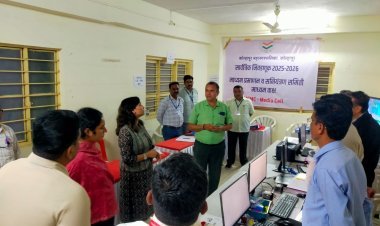 मुख्य निवडणूक निरीक्षक शीतल तेली-उगले यांची माध्यम कक्षाला भेट