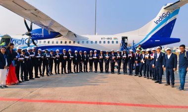 महानगरपालिकेच्या गुणवंत विद्यार्थ्यांची इस्रो अभ्यास सहलीसाठी विमानातून भरारी