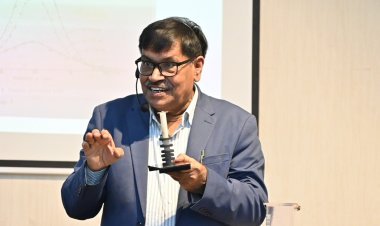 विद्यार्थ्यांनी भौतिकशास्त्र विषयात संशोधनाची कास धरावी - प्रा. वाय.के.विजय