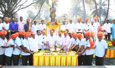 स्व. आनंदराव पाटील (चुयेकर) यांच्या १२ व्या पुण्यतिथीनिमित्त २० लाख लिटर दूध संकलन पूर्तीचा कलश पूजन कार्यक्रम संपन्न