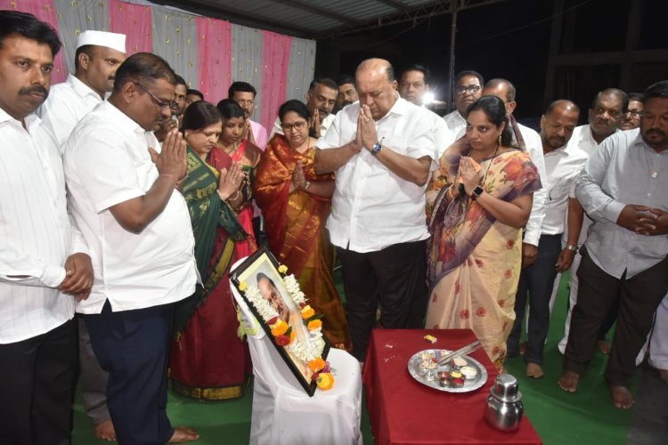 कडगावात अजितदादांना श्रद्धांजली वाहताना मंत्री हसन मुश्रीफ झाले निशब्द आणि निस्तब्ध.....!