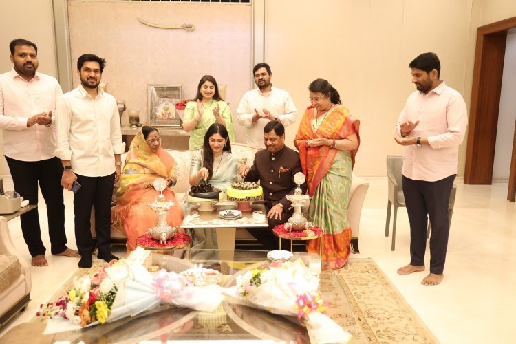 डॉ. संजय डी. पाटील यांच्यावर वाढदिनी शुभेच्छांचा वर्षाव