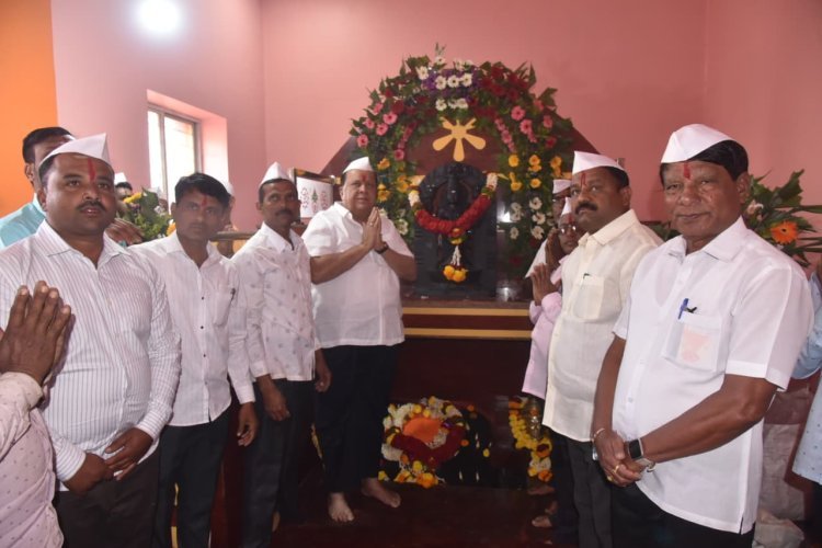 बेनिक्रेचे ग्रामदैवत श्री. भावेश्वरी देवीचे मंत्री हसन मुश्रीफ यांनी घेतले दर्शन