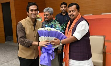 भाजपा युवा मोर्चाचे अध्यक्ष कृष्णराज महाडिक यांनी घेतली भाजपच्या वरिष्ठ नेत्यांची दिल्लीत भेट