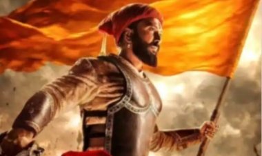 टाळ्यांच्या कडकडाटानं चित्रपटगृह गजबजलं:'धुरंधर 2'च्या स्क्रिनिंगमध्येच झळकला 'राजा शिवाजी'चा टीझर