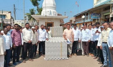 आपत्तीग्रस्तांना आमदार अमल महाडिक यांचा मदतीचा हात; स्वनिधीतून दिली मदत