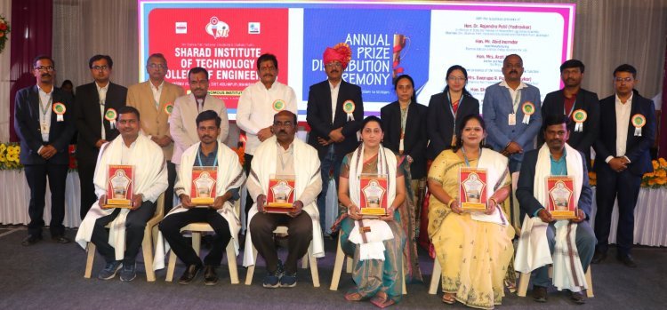 शरद इंजिनिअरिंगमध्ये शिक्षकांचा आदर्श शिक्षक पुरस्काराने सन्मान