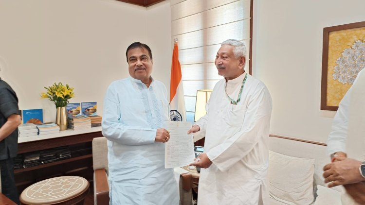 कोल्हापूरच्या रस्ते विकासासाठी खासदार शाहू छत्रपती यांची केंद्रीय मंत्री नितीन गडकरी यांच्याशी भेट