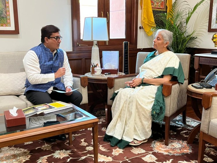 ट्रॅक्टरच्या ट्रॉलीवरील जीएसटी रद्द करावा, खा. धनंजय महाडिक यांची केंद्रीय अर्थमंत्र्यांकडे मागणी