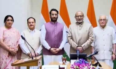 पार्थ पवारांनी घेतली खासदारकीची शपथ; शपथविधीच्या वेळेस पार्थ पवार यांच्या लूकची चर्चा