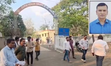 अकोल्याच्या प्रशासकीय वर्तुळात मोठी खळबळ,खंडणीचा गुन्हात अतिरिक्त जिल्हाधिकारी प्रमोद गायकवाडांचे निलंबन