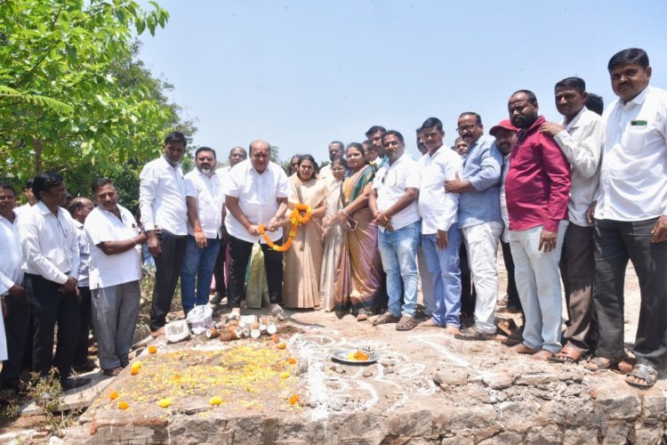 सावर्डे बुद्रुक विद्यामंदिर शाळेची नवीन इमारत अद्यावत व सर्वांग सुंदर बनेल- मंत्री हसन मुश्रीफ