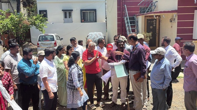 जनता दरबारामधील तक्रारीच्या अनुषंगाने महापौर रुपाराणी निकम यांची सुर्वे नगर परिसरात पाहणी