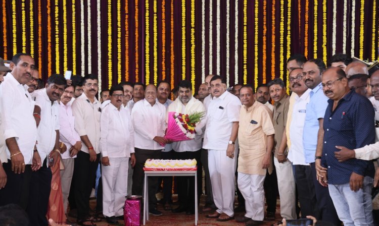 आमदार सतेज पाटील यांच्यावर वाढदिनी शुभेच्छांचा वर्षाव