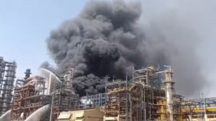 पंतप्रधान मोदी यांच्या हस्ते उद्घाटन होणाऱ्या राजस्थानमधील पाचपद्रा रिफायनरीला आग
