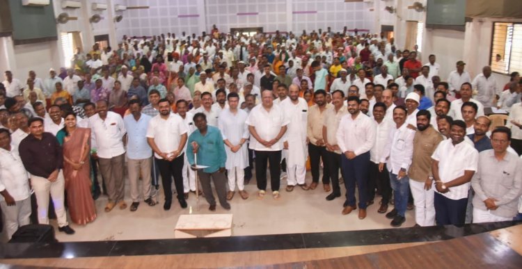 निराधारांना आधार देण्याचे काम मंत्री हसन मुश्रीफ यांनी केले