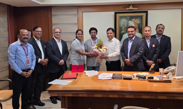 डी.वाय. पाटील इंजिनिअरिंग अँड मॅनेजमेंटच्या निकिता-श्रेयसला 'इंडिया स्किल्स ' स्पर्धेमध्ये रौप्यपदक