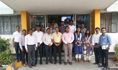 आय.ए.एस प्रशिक्षणार्थी अधिकाऱ्यांची गोकुळ दूध संघाला भेट